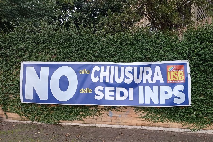 Striscione_no-chiusura_sedi_Inps